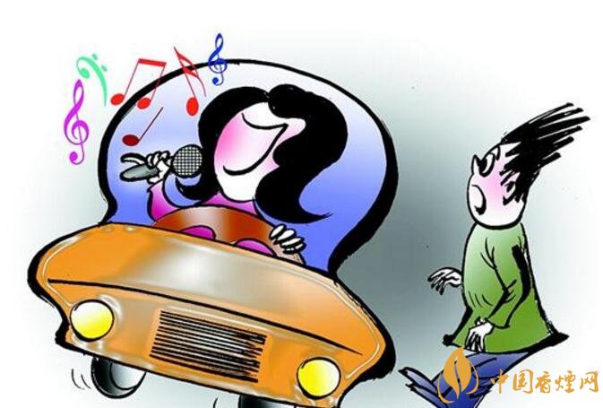 開車抽煙扣分嗎，2018年開車抽煙如何處罰